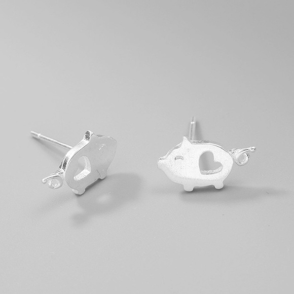 ❤️4 for $20 Sale❤️Cute Piggy Stud Earrings - Picture 2 of 4